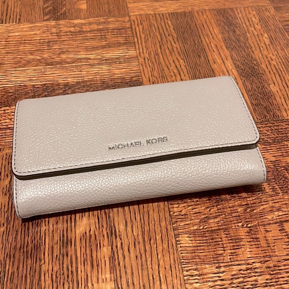 Michael Kors Handbags - Michael Kors Wallet